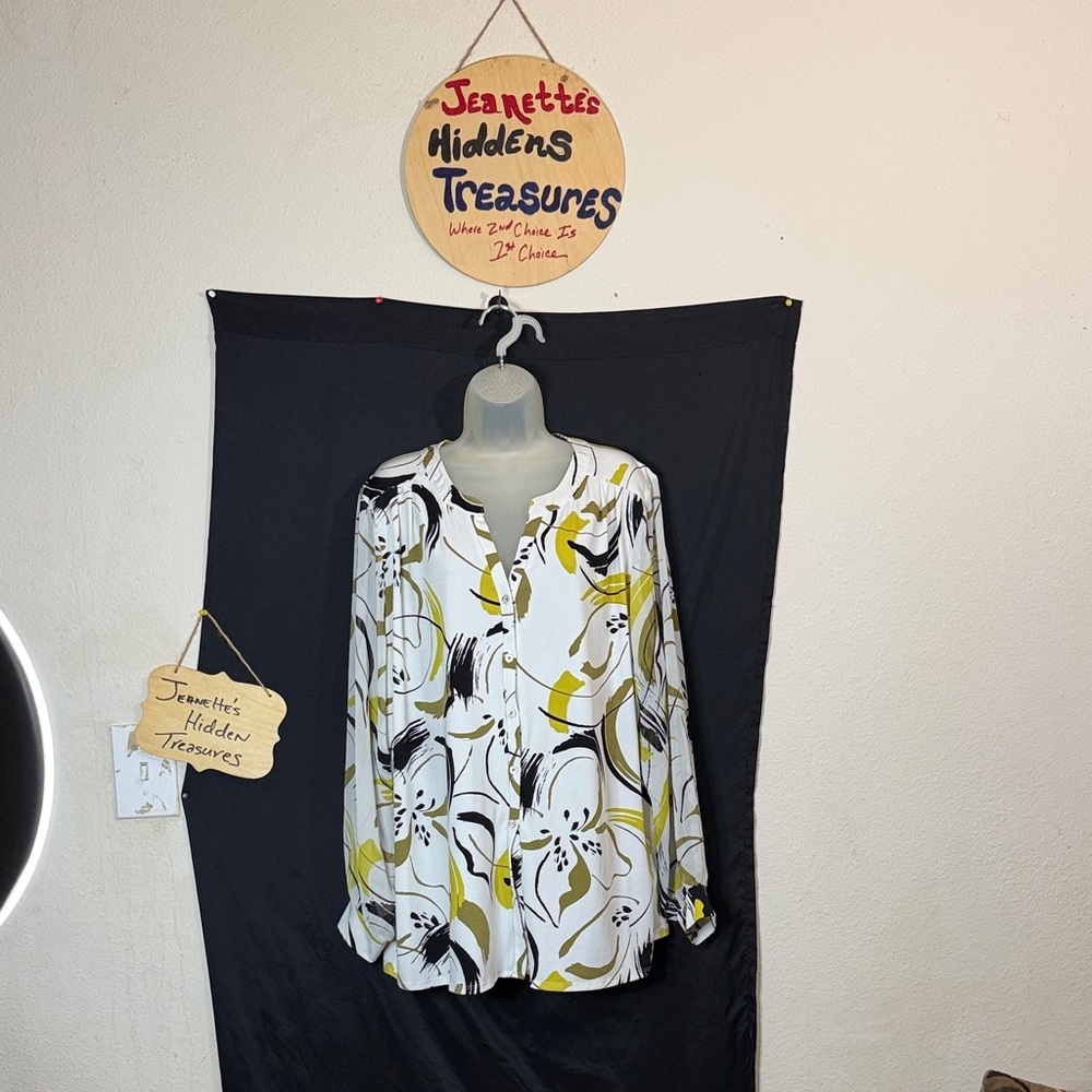 💥NEW ITEM💥 Perseption  Floral Blouse